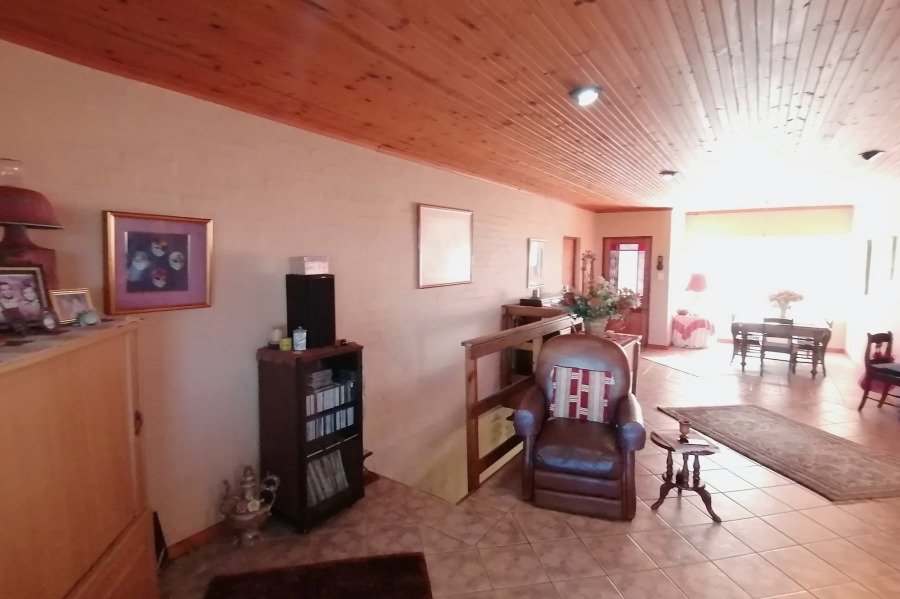 6 Bedroom Property for Sale in Bergsig Western Cape